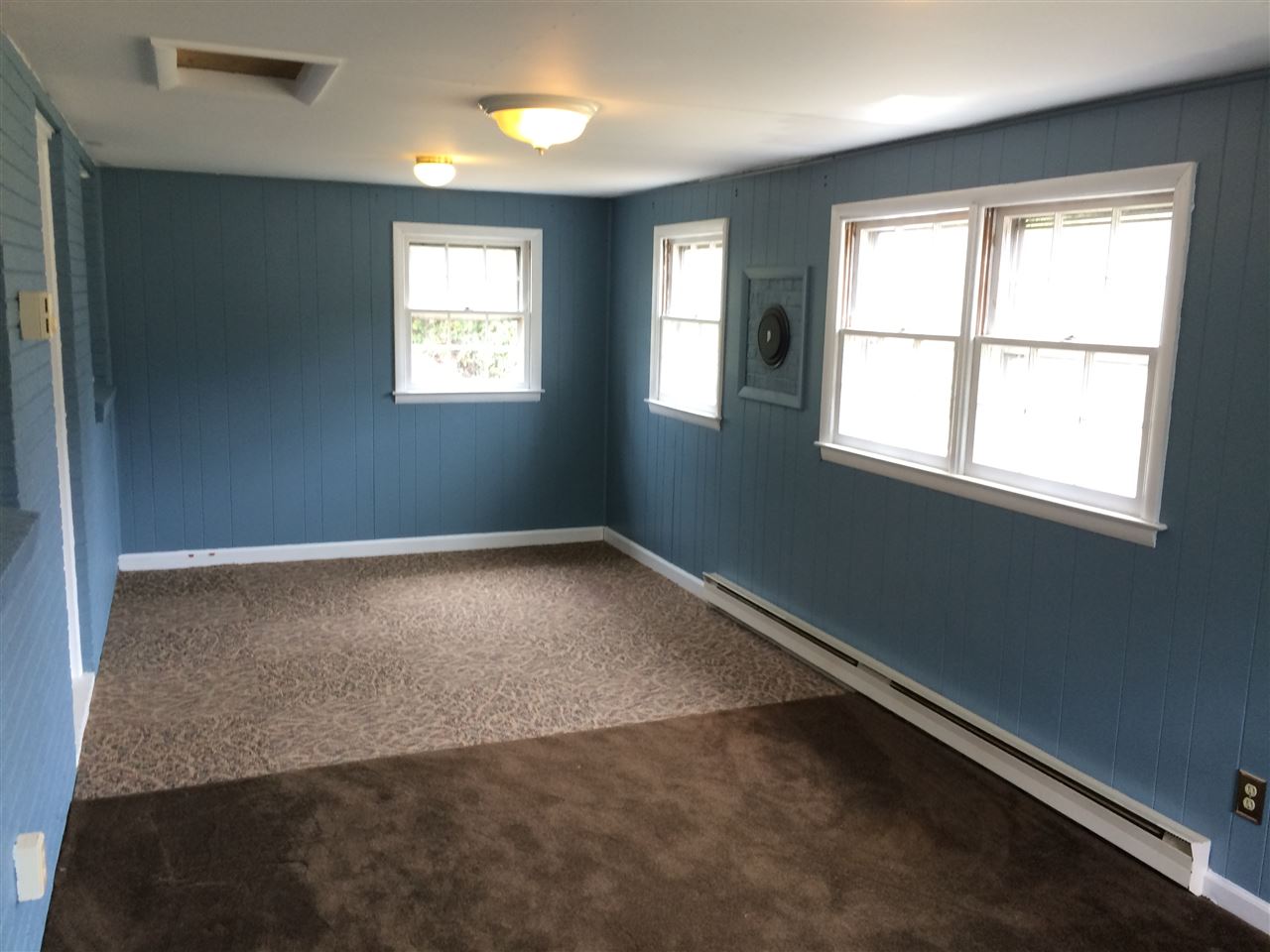 1542 Lyndhurst Road Waynesboro, VA 22980 - Photo 2 of 12 Gallery Image 2