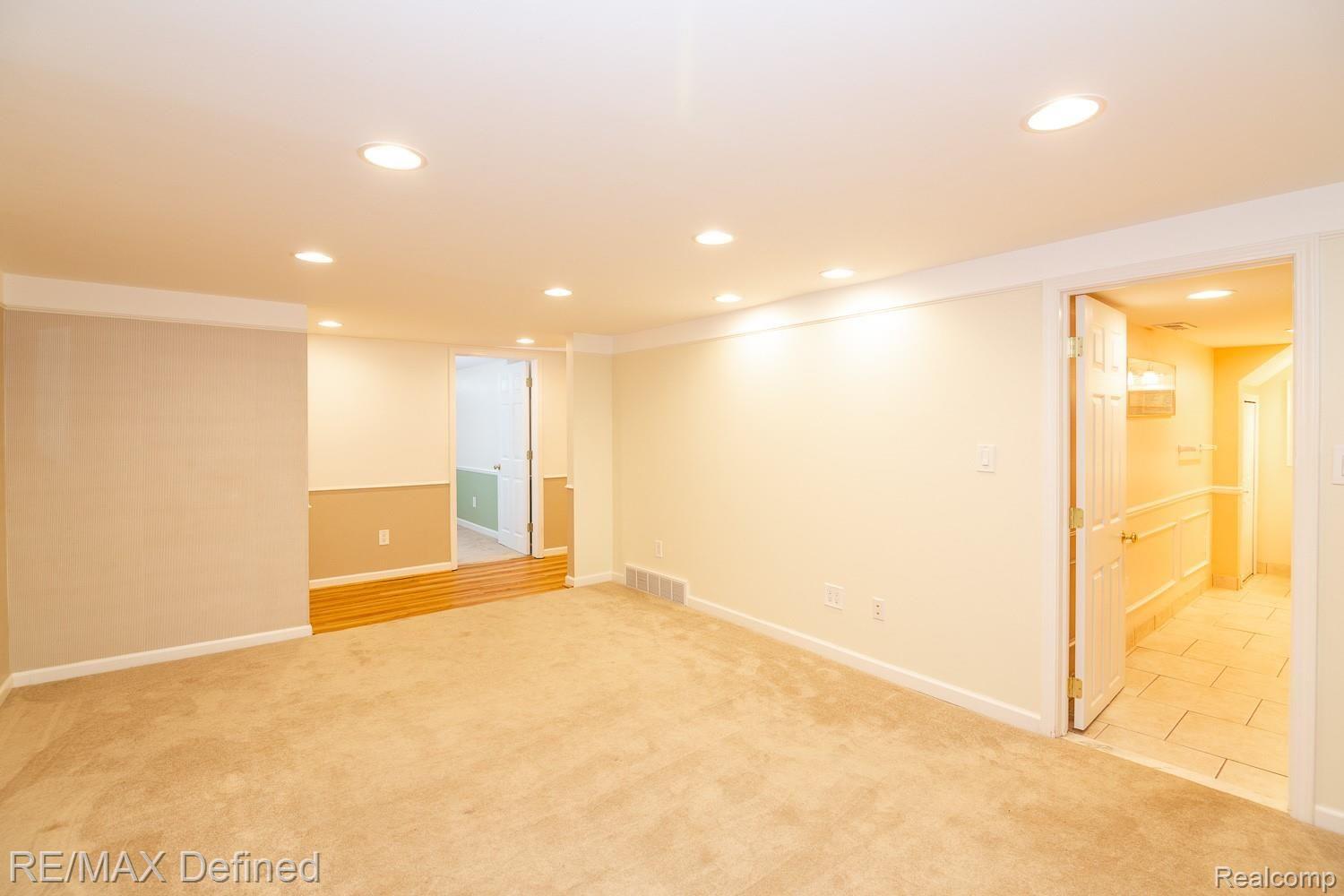 228 North Hill Circle Rochester, MI 48307 - Photo 29 of 43 228 N Hill Cir (54).jpg