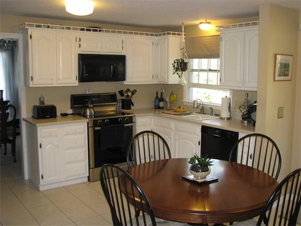 17 Elizabeth Road Milford, MA 01757 - Photo 3 of 20 Gallery Image 3