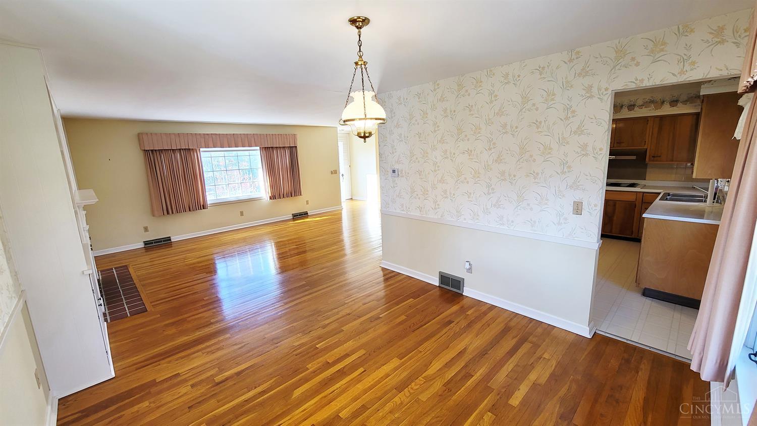 5976 Daleview Road Cincinnati, OH 45247 - Photo 10 of 22