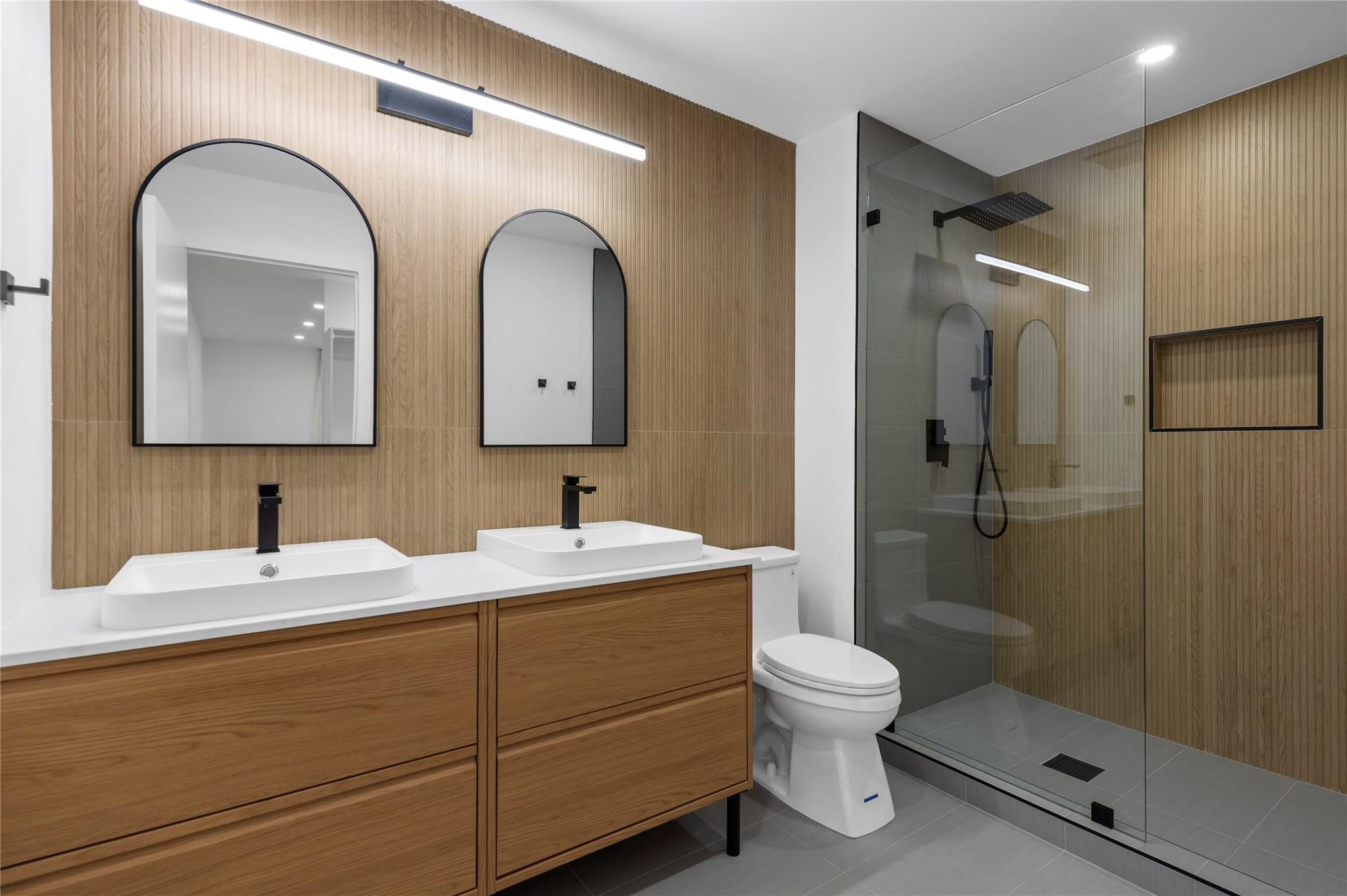 3341 Raleigh Street, Unit 2G Hollywood, FL 33021 - Photo 19 of 32 Primary bathroom
