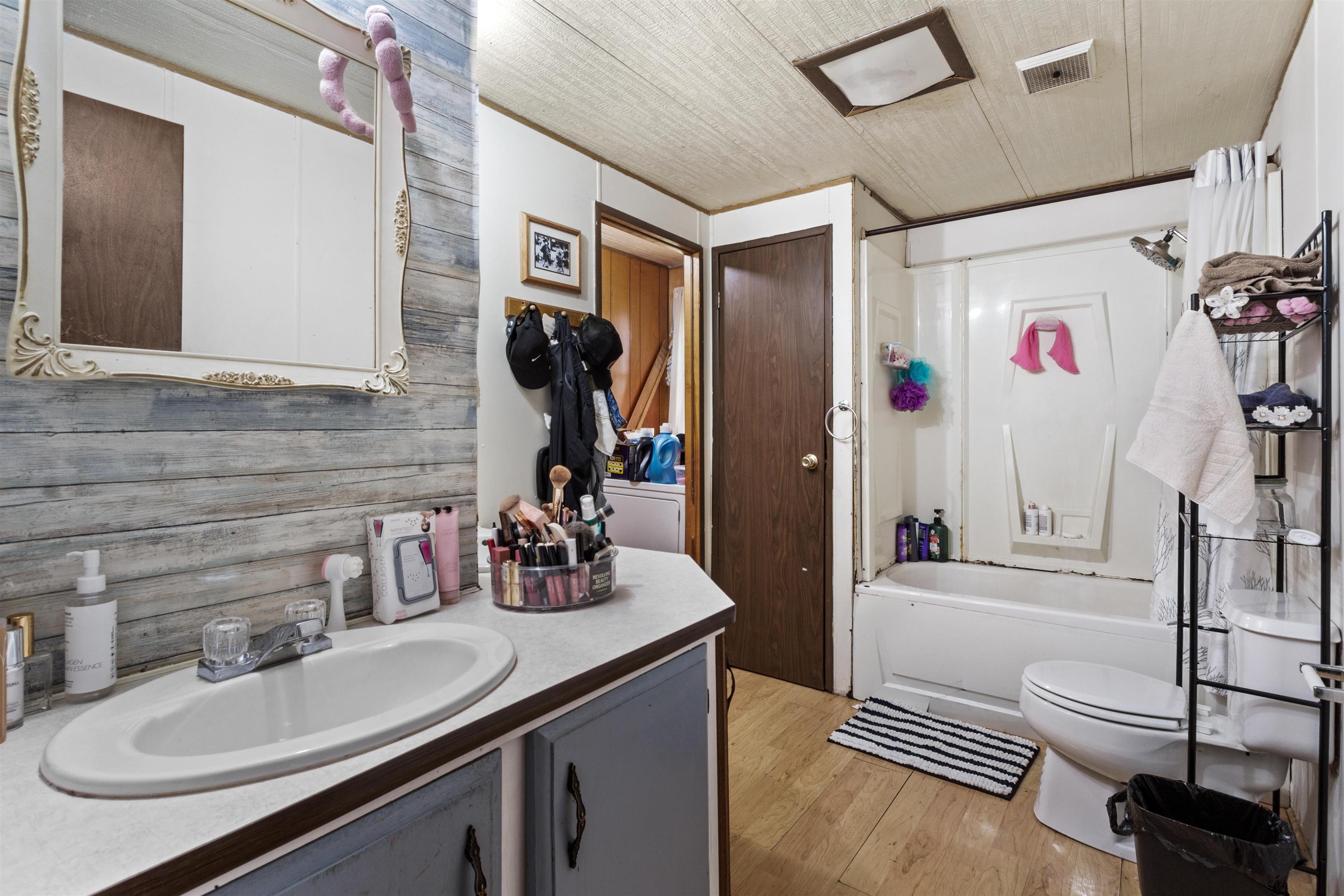 424 32 Road, Unit 262 Clifton, CO 81520 - Photo 15 of 16 a bathroom with a sink a toilet and shower