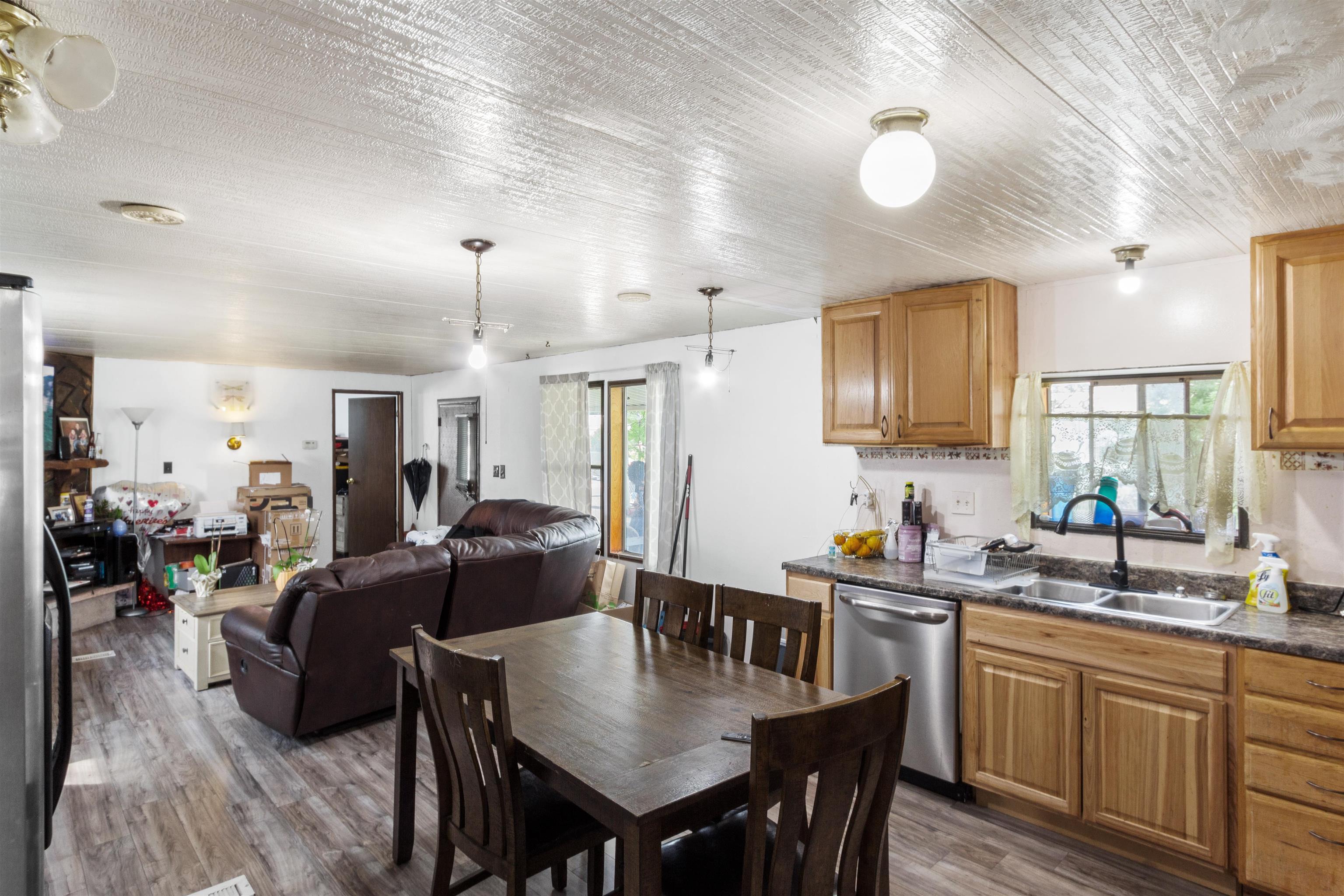 424 32 Road, Unit 262 Clifton, CO 81520 - Photo 9 of 16 a large kitchen with a table and chairs
