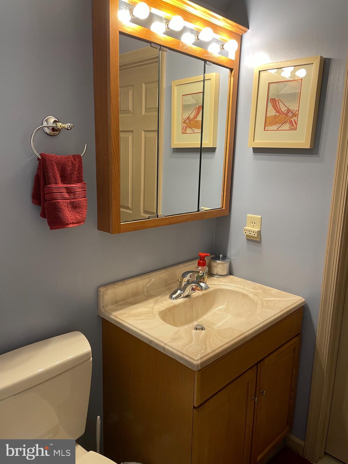 27950 Substation Road Denton, MD 21629 - Photo 46 of 80 Full bath with shower/tub combo. Walk-in closet to
