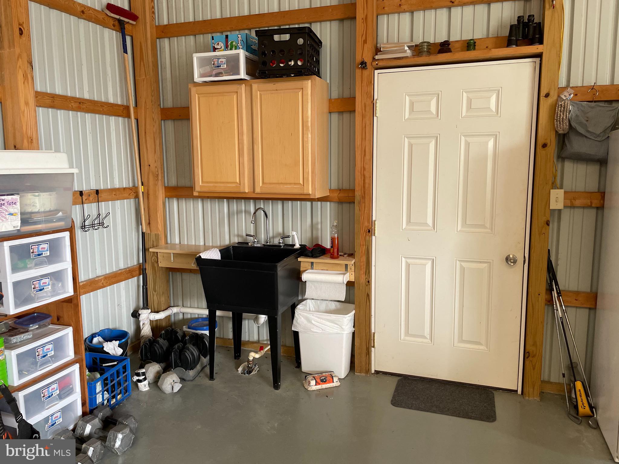 27950 Substation Road Denton, MD 21629 - Photo 65 of 80 Workshop or xtra storage, building has water.
