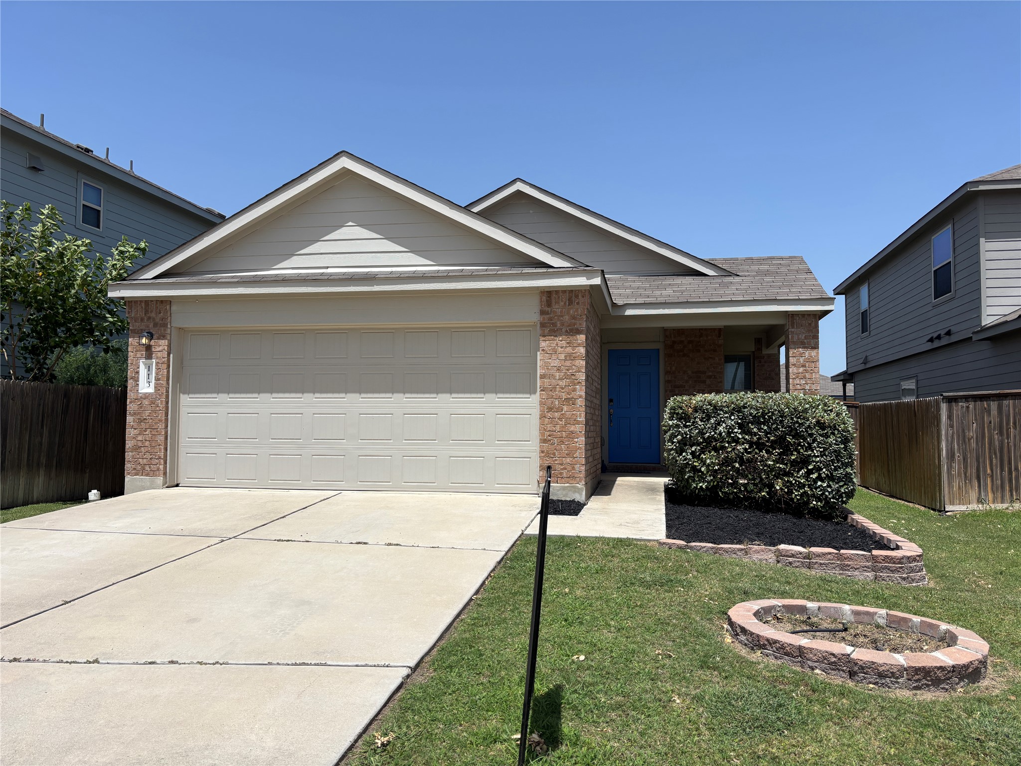 113 Star Pass Jarrell, TX 76537 - Photo 2 of 25 Only 6 Years old and very Energy Efficient