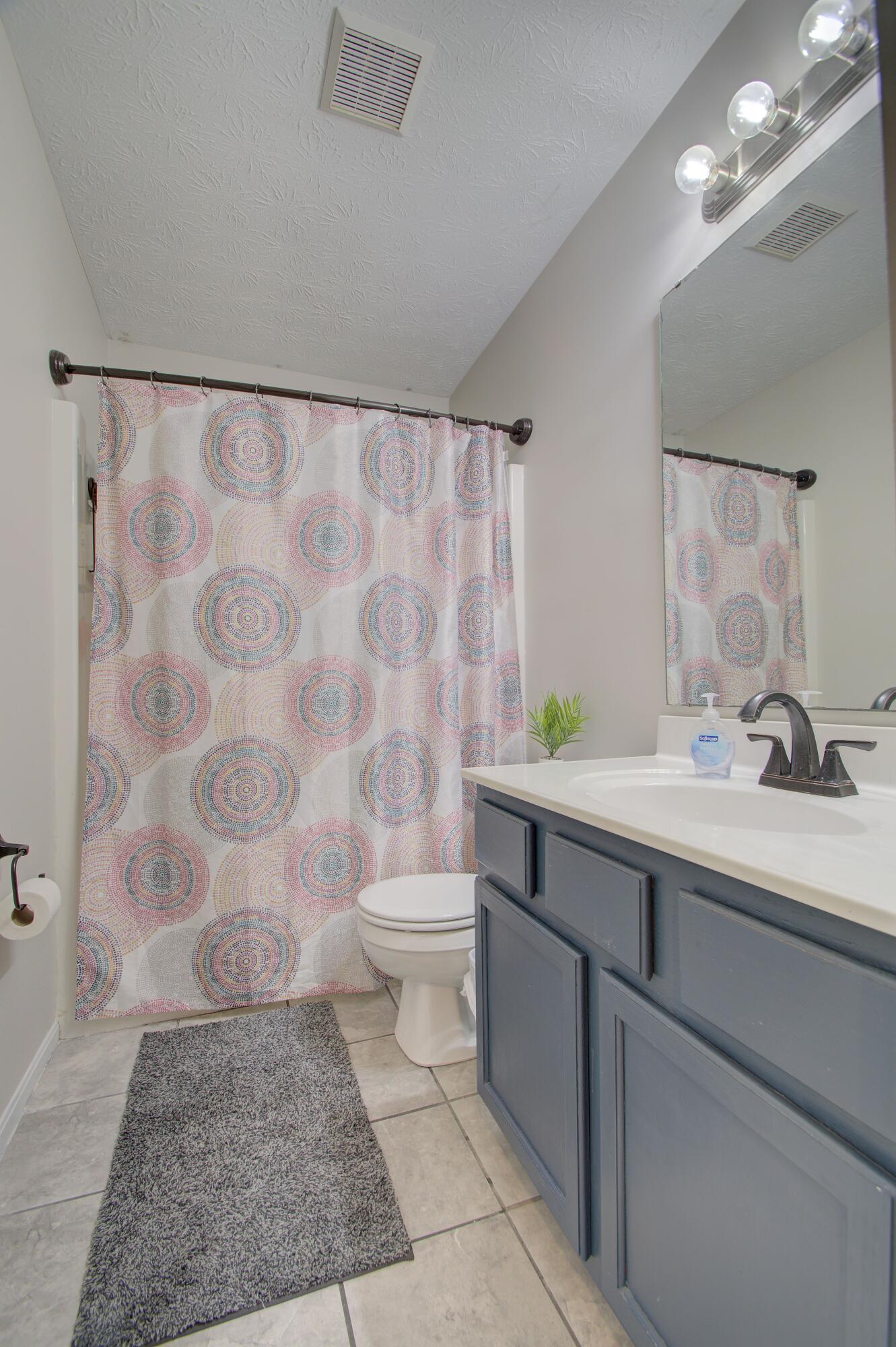 427 Ridgeview Drive Erlanger, KY 41018 - Photo 17 of 26 DSC_9031_2_3_4_5Interior01