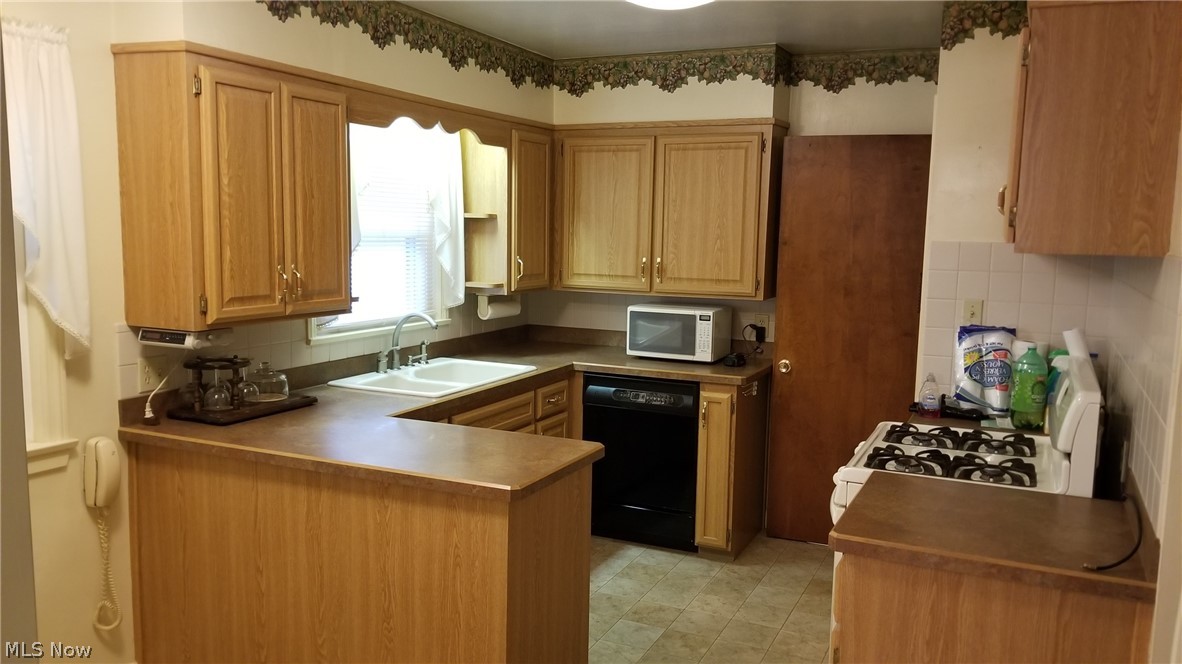 757 Ewing Road Youngstown, OH 44512 - Photo 4 of 22 Gallery Image 4