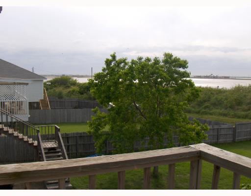 200 Causeway Drive Portland, TX 78374 - Photo 9 of 10 a view of outdoor space and yard