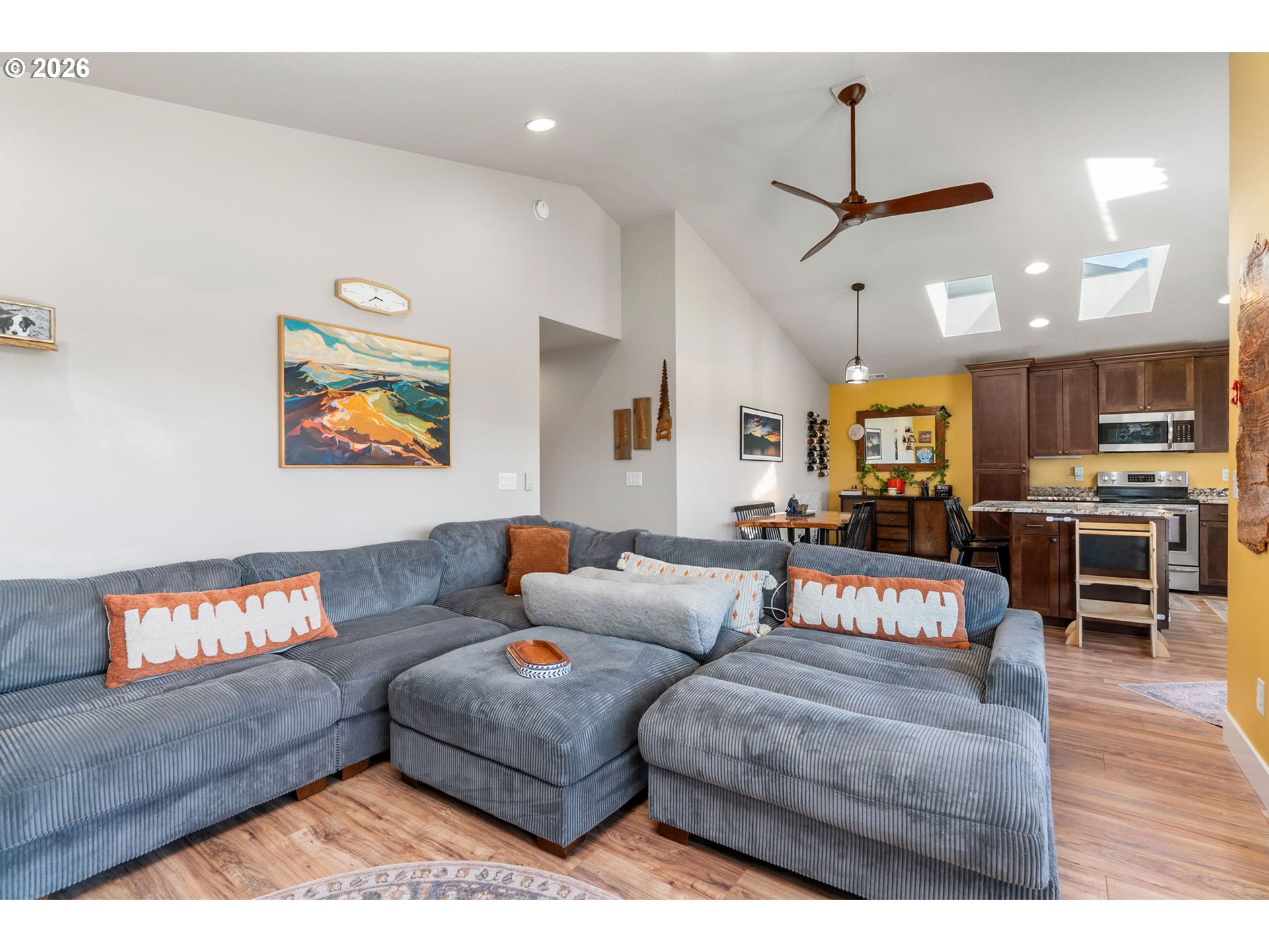 91 Warm Springs Drive Cascade Locks, OR 97014 - Photo 22 of 45 Living Room