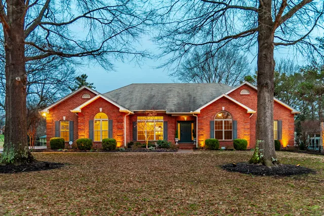 $599,999 | 1133 Inneswood Drive, Gallatin, TN 37066