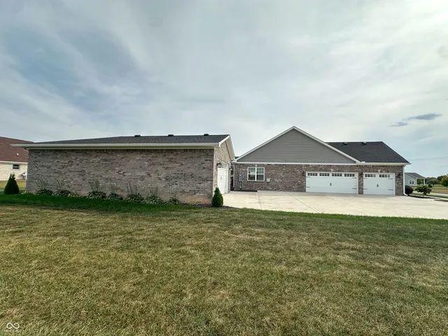 $430,000 | 112 Eagle Drive, Covington, IN 47932