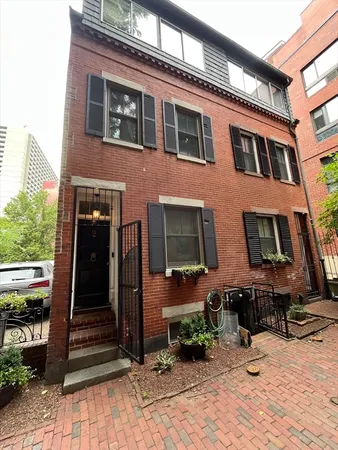 $8,500 | 2 Lyndeboro Place, Unit 1, Boston, MA 02116