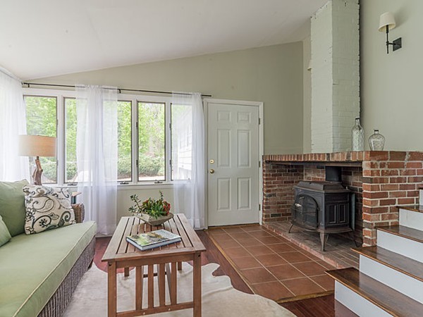 10 Mohegan Road Acton, MA 01720 - Photo 8 of 12 Gallery Image 8
