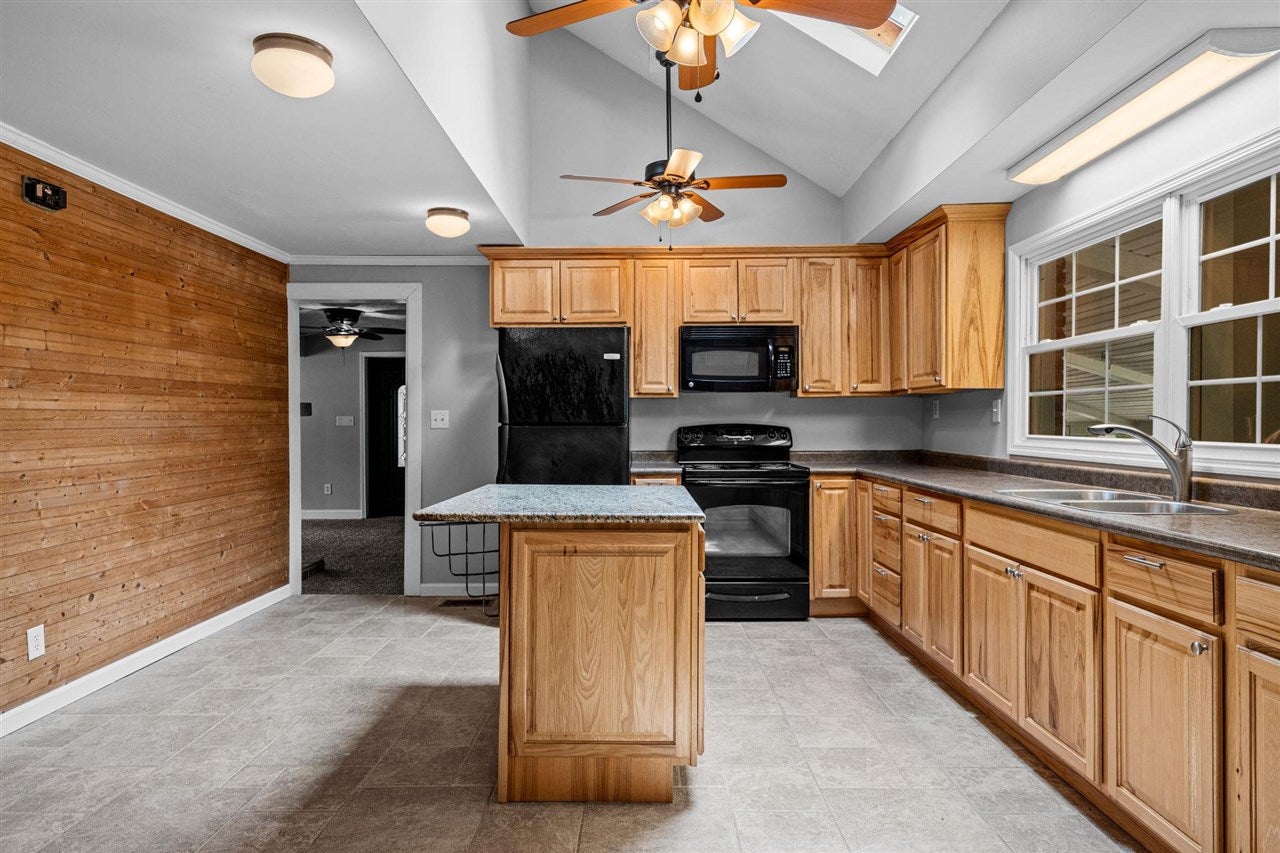 748 Slim Island Road Bowling Green, KY 42101 - Photo 12 of 48 Gallery Image 12