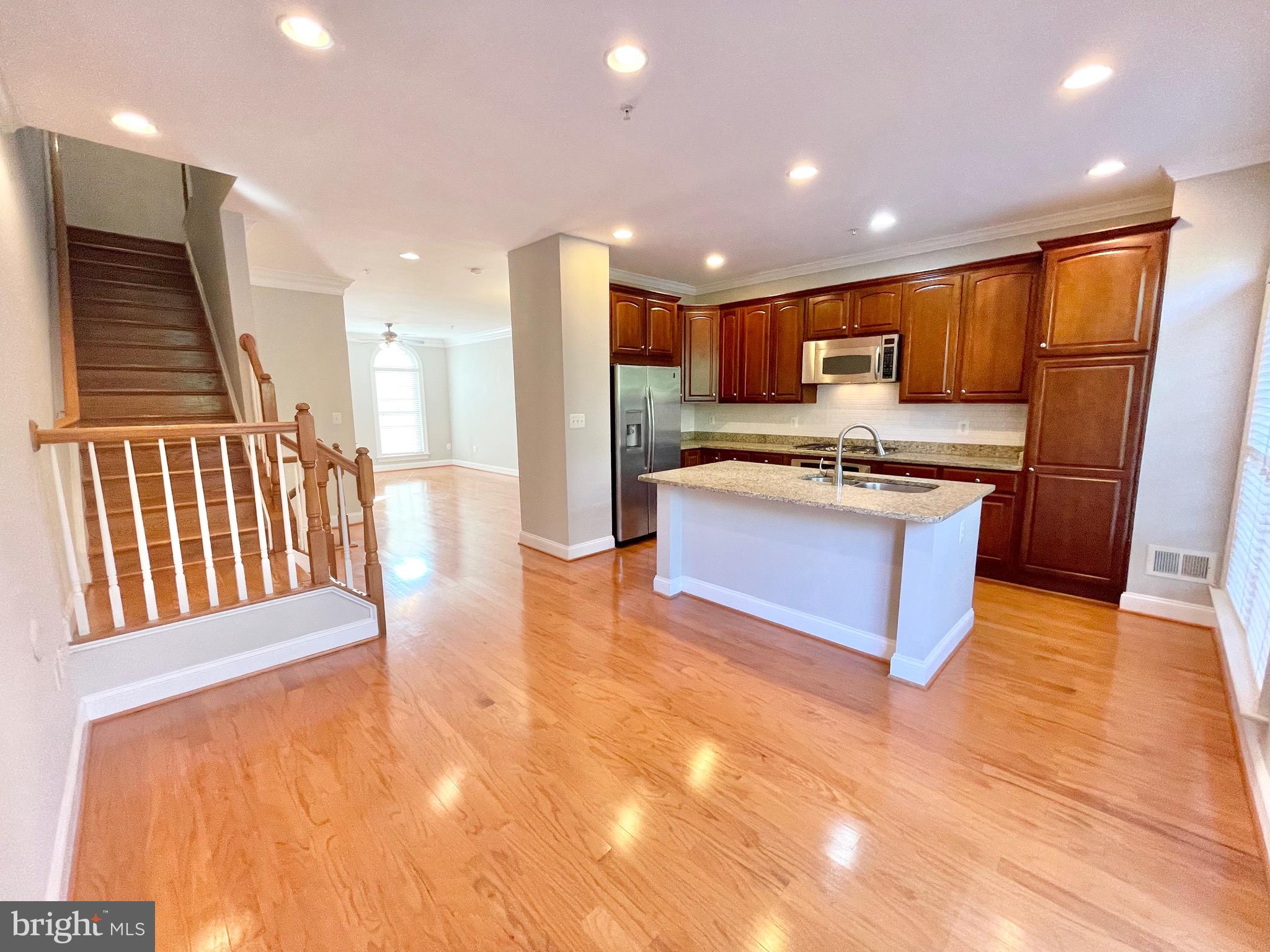 1507 Portner Road Alexandria, VA 22314 - Photo 5 of 35