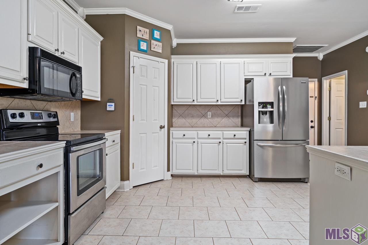 9566 Arnold Road Denham Springs, LA 70726 - Photo 5 of 20