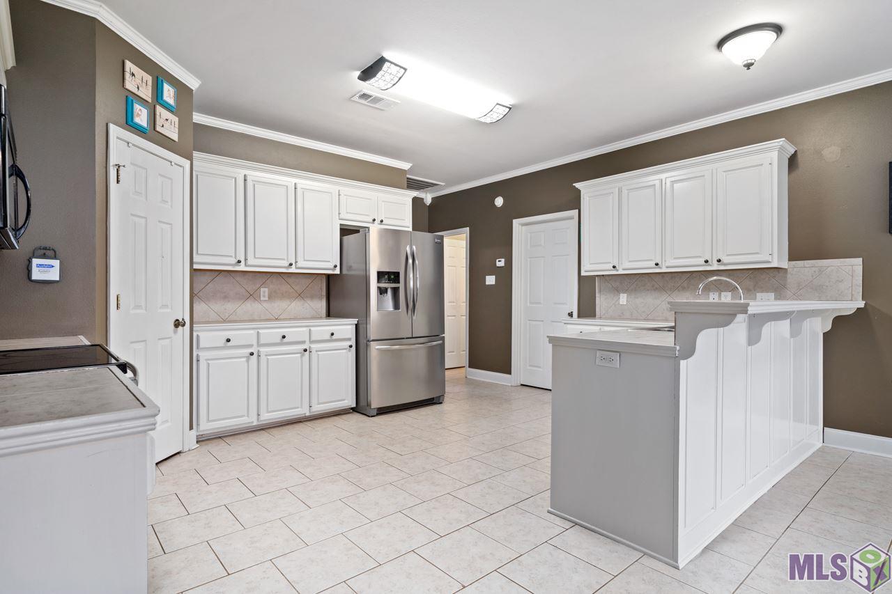 9566 Arnold Road Denham Springs, LA 70726 - Photo 6 of 20