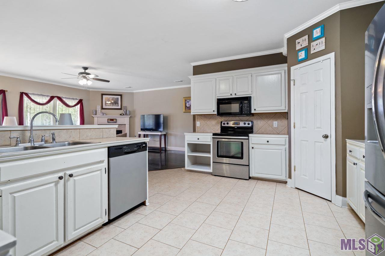 9566 Arnold Road Denham Springs, LA 70726 - Photo 7 of 20