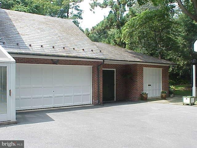 1411 Hillcrest Road Lancaster, PA 17603 - Photo 14 of 32 Gallery Image 14