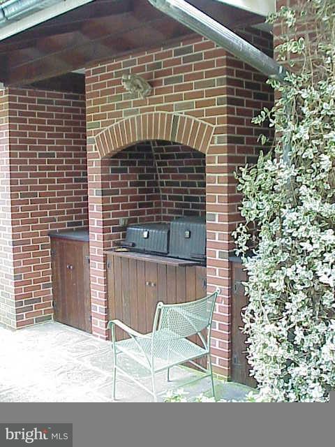 1411 Hillcrest Road Lancaster, PA 17603 - Photo 7 of 32 Gallery Image 7