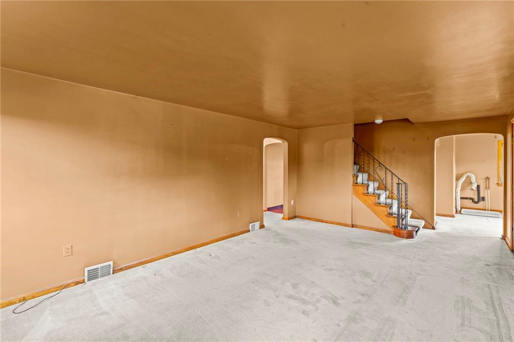 1484 Nine Eighty Road Canonsburg, PA 15317 - Photo 6 of 33 Living Room 1484 Nine Eighty Road