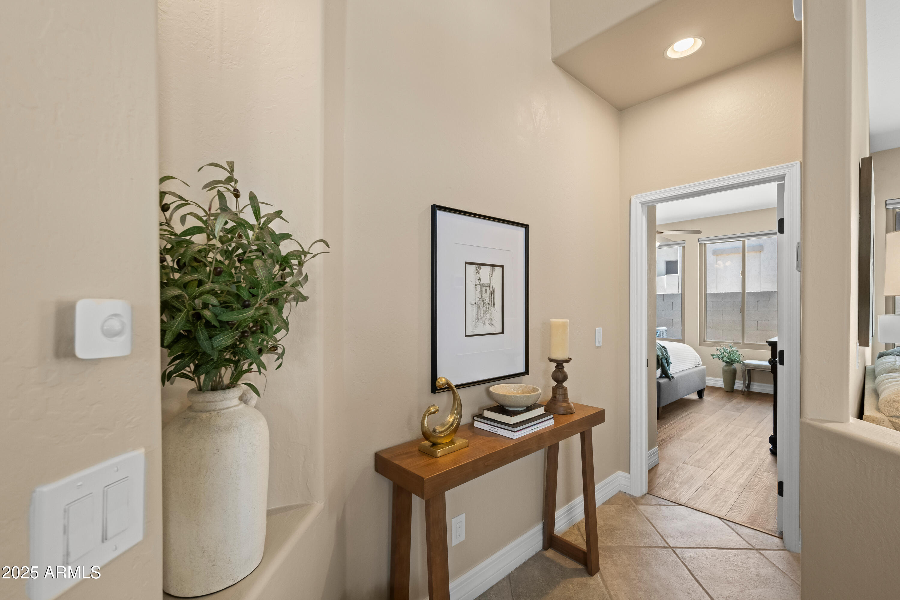 1024 East Frye Road, Unit 1093 Phoenix, AZ 85048 - Photo 14 of 38 Hallway to Master Suite
