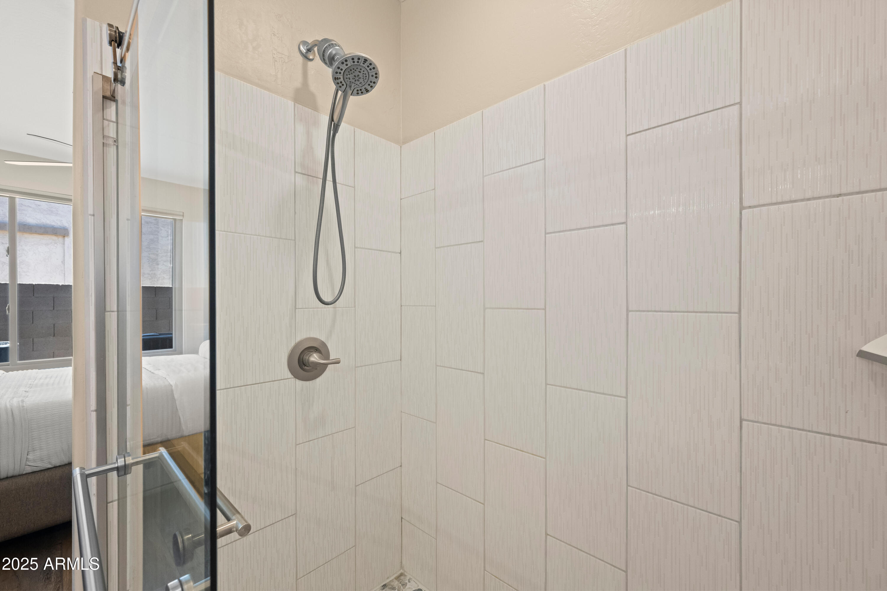 1024 East Frye Road, Unit 1093 Phoenix, AZ 85048 - Photo 19 of 38 Expanded Tile Shower