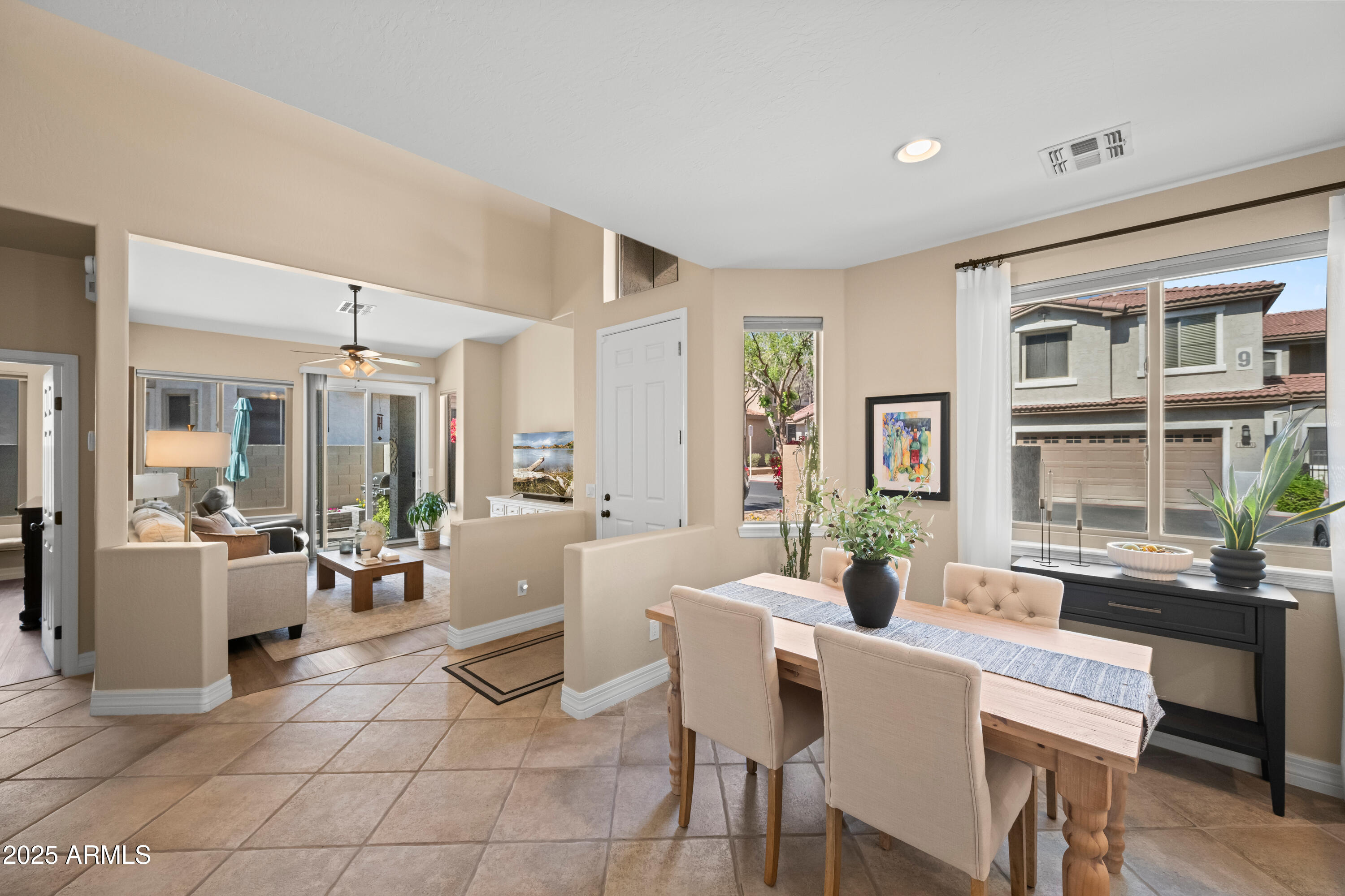 1024 East Frye Road, Unit 1093 Phoenix, AZ 85048 - Photo 3 of 38 Dining/Great Room