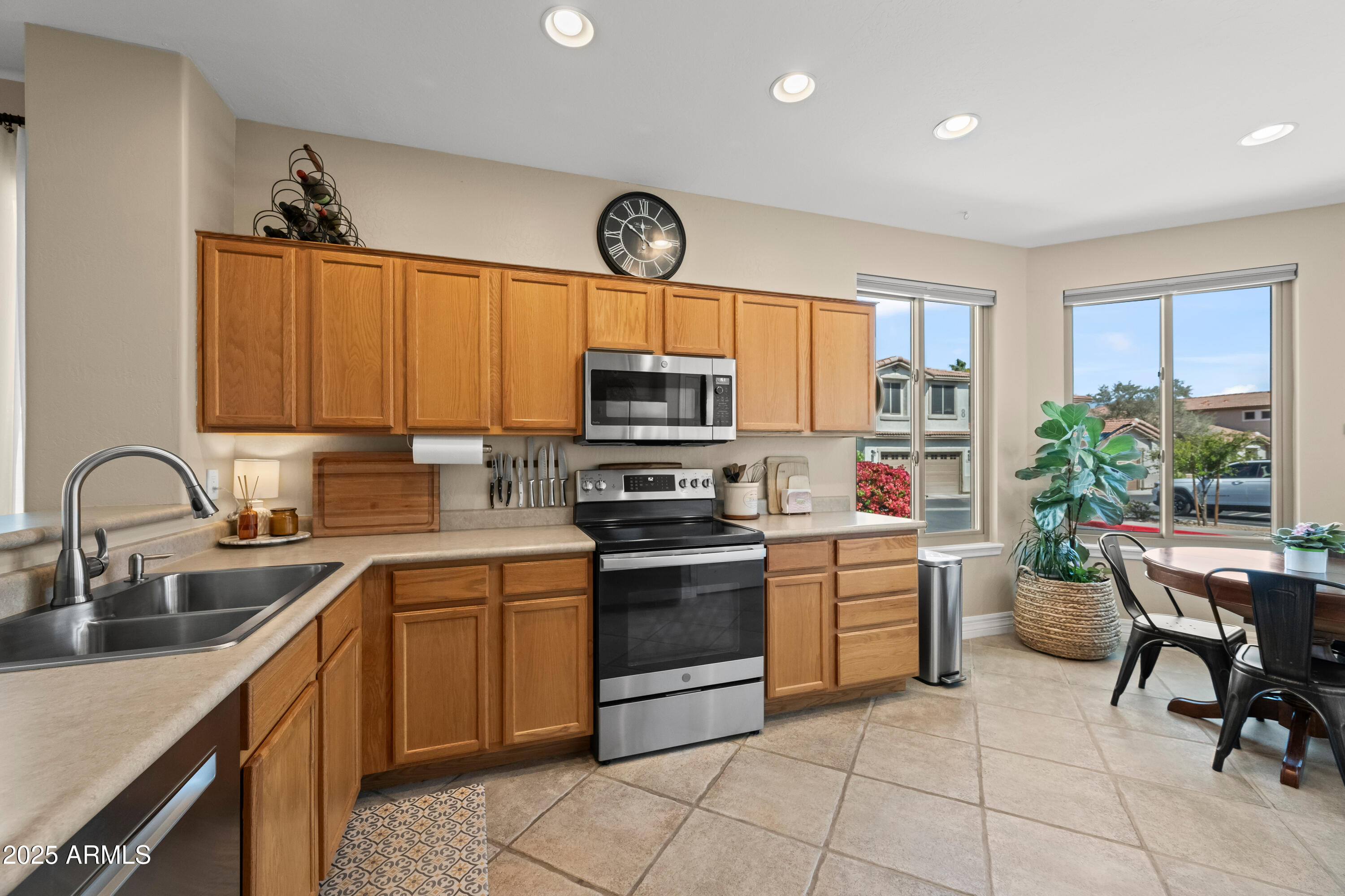 1024 East Frye Road, Unit 1093 Phoenix, AZ 85048 - Photo 8 of 38 Kitchen