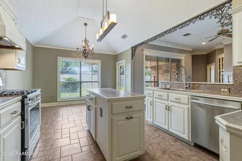 $369,990 | 408 Bon Mange Circle, Lafayette, LA 70506