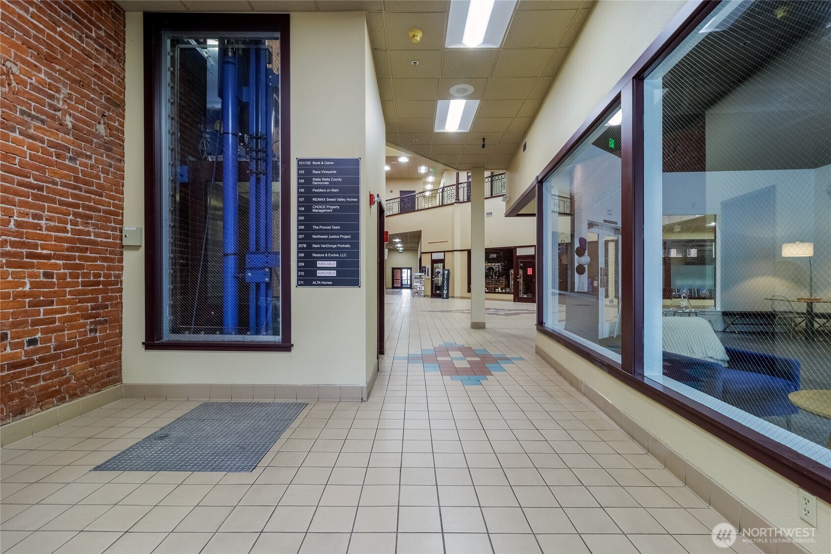 38 East Main Street Walla Walla, WA 99362 - Photo 2 of 24 a view of a entryway door