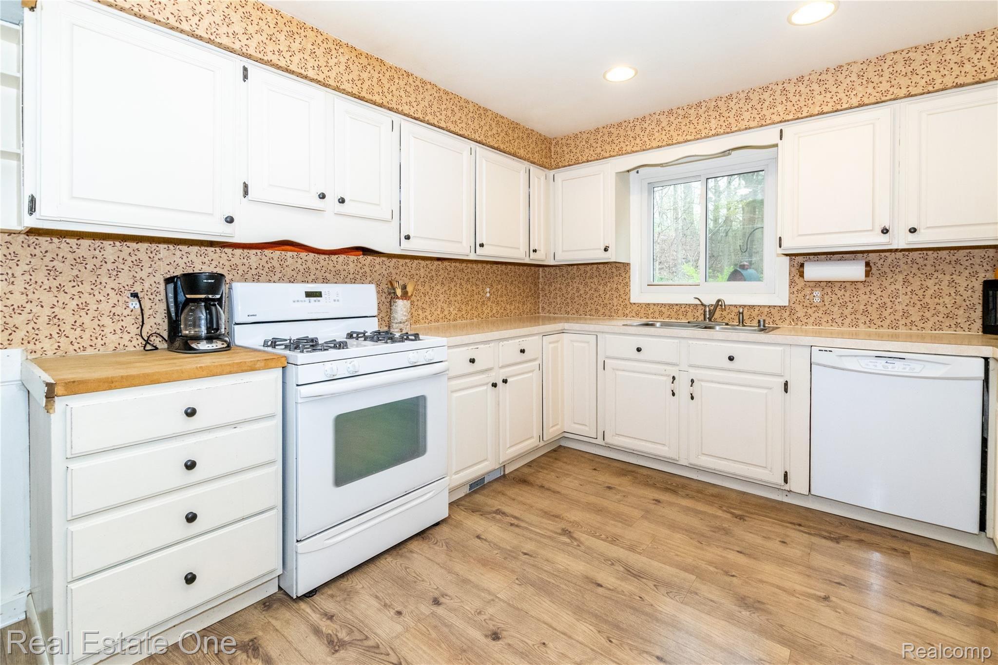 770 Drahner Road Leonard, MI 48367 - Photo 14 of 26 770DrahnerRd-14.jpg