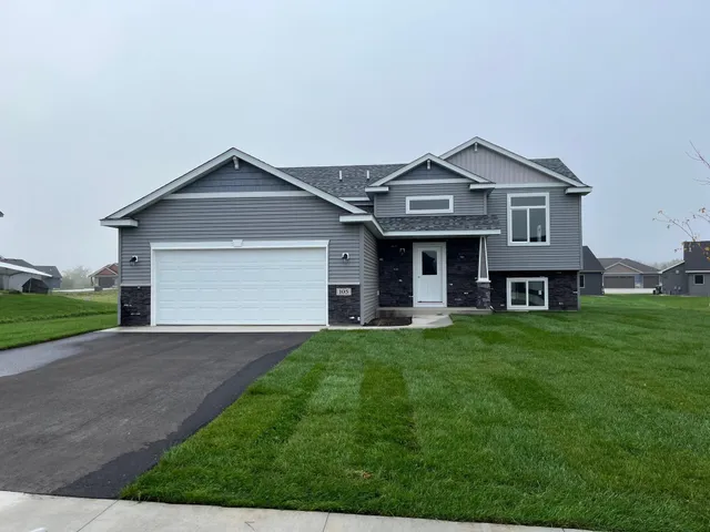 $326,900 | 1804 Oak Pond Drive, Sauk Rapids, MN 56379