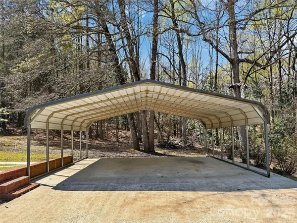 $329,000 | 46 Pinecrest Avenue, Great Falls, SC 29055