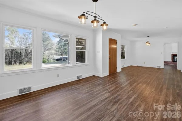 $329,000 | 46 Pinecrest Avenue, Great Falls, SC 29055