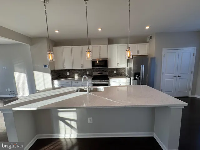 $3,300 | 120 Tolocka Terrace Northeast, Leesburg, VA 20176