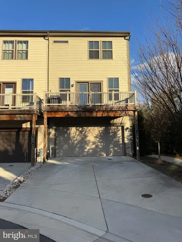 $3,300 | 120 Tolocka Terrace Northeast, Leesburg, VA 20176