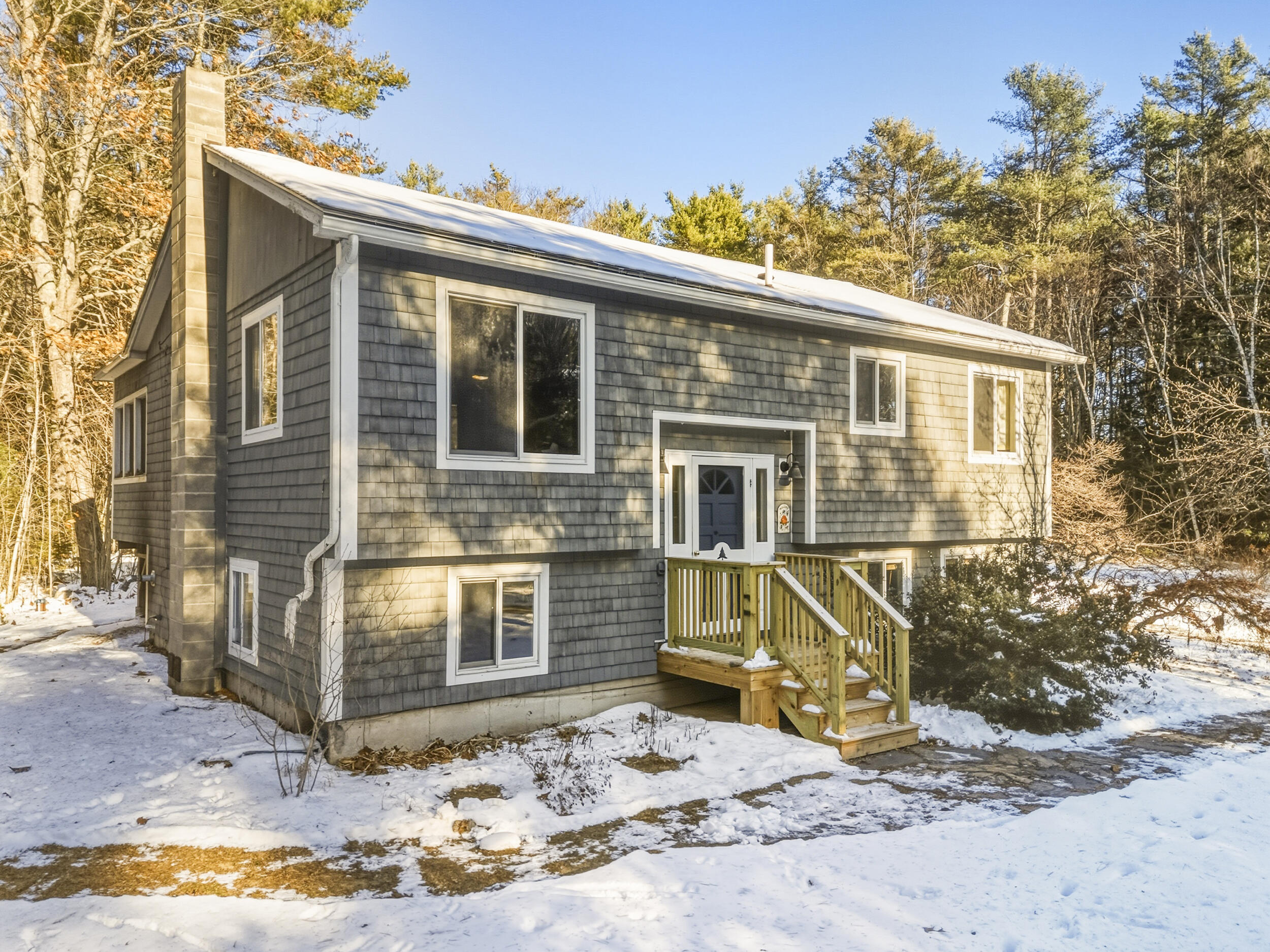 52 Birch Point Freeport, ME 04032 - Photo 2 of 40 4_52birchpoint-50