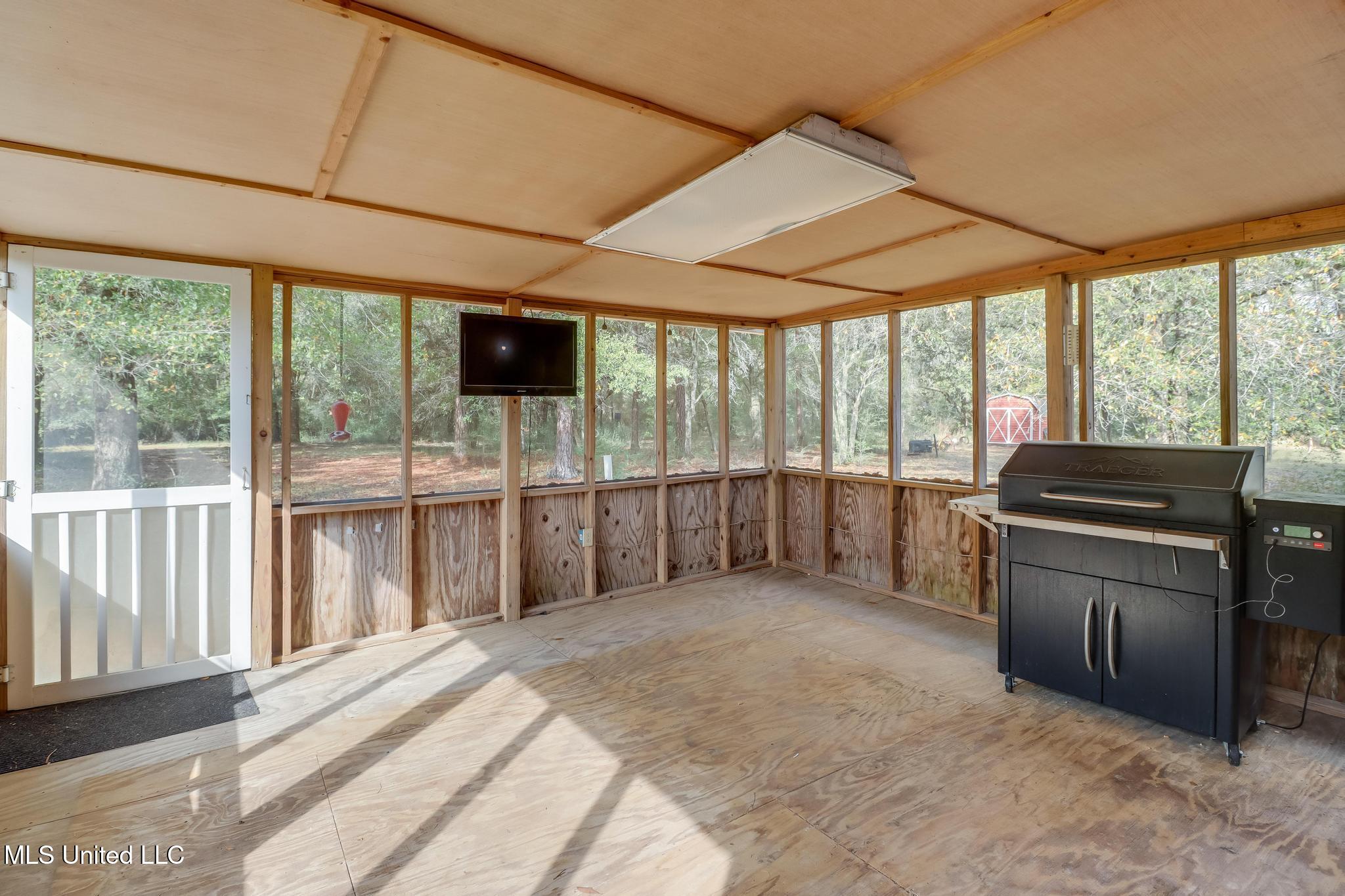 11300 Max Bryant Road Moss Point, MS 39562 - Photo 15 of 26 Photo Dec 08 2025, 12 13 33 PM (2)