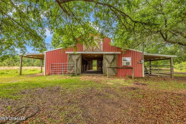 $1,800 | 11300 Max Bryant Road, Moss Point, MS 39562