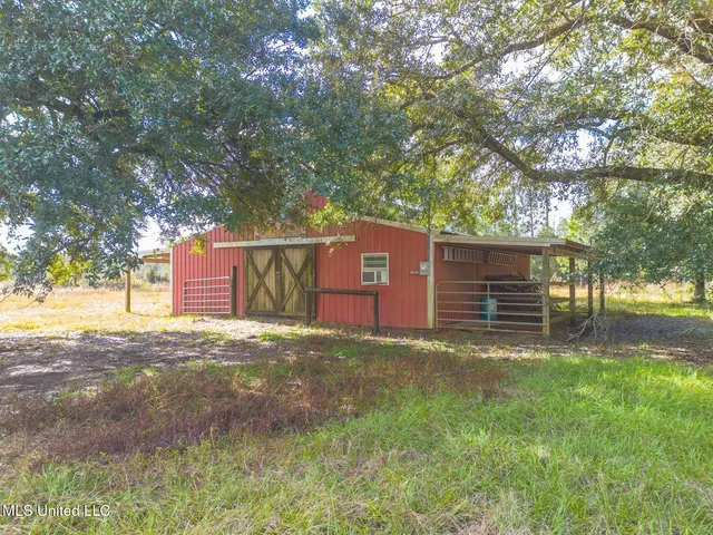$1,800 | 11300 Max Bryant Road, Moss Point, MS 39562