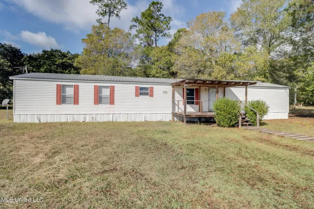 $1,800 | 11300 Max Bryant Road, Moss Point, MS 39562