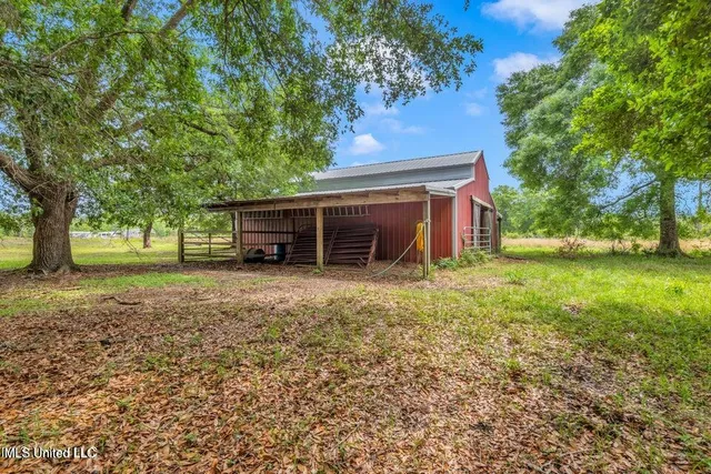 $1,800 | 11300 Max Bryant Road, Moss Point, MS 39562