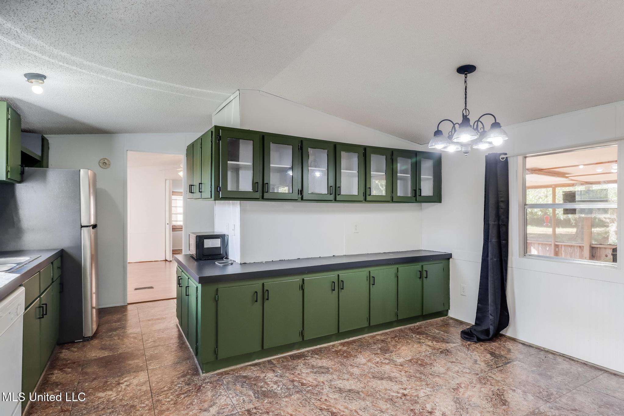 11300 Max Bryant Road Moss Point, MS 39562 - Photo 5 of 26 Photo Dec 08 2025, 12 08 28 PM (1)