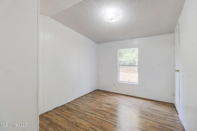 $1,800 | 11300 Max Bryant Road, Moss Point, MS 39562