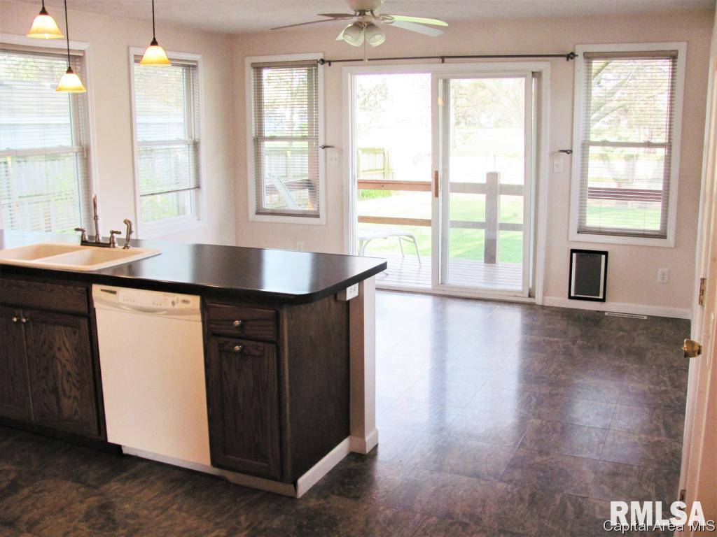 2109 Stonehenge Road Springfield, IL 62702 - Photo 11 of 23