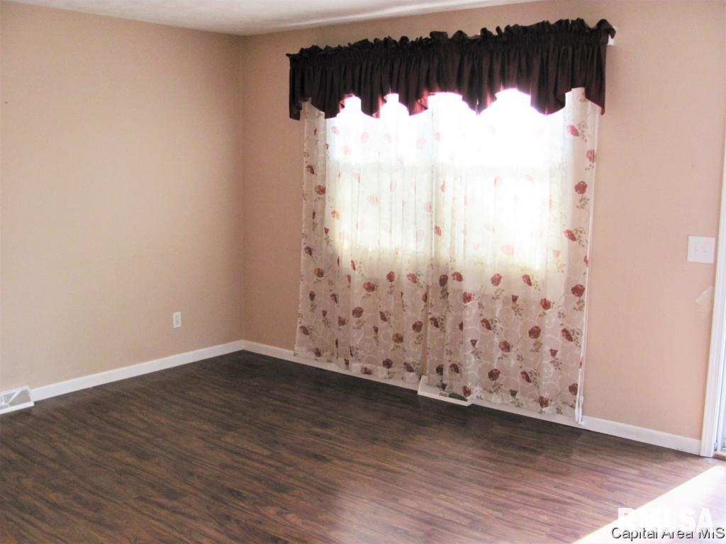 2109 Stonehenge Road Springfield, IL 62702 - Photo 20 of 23