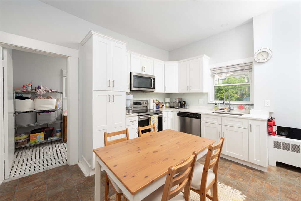 31 Kent Square, Unit 1 Brookline, MA 02446 - Photo 8 of 19
