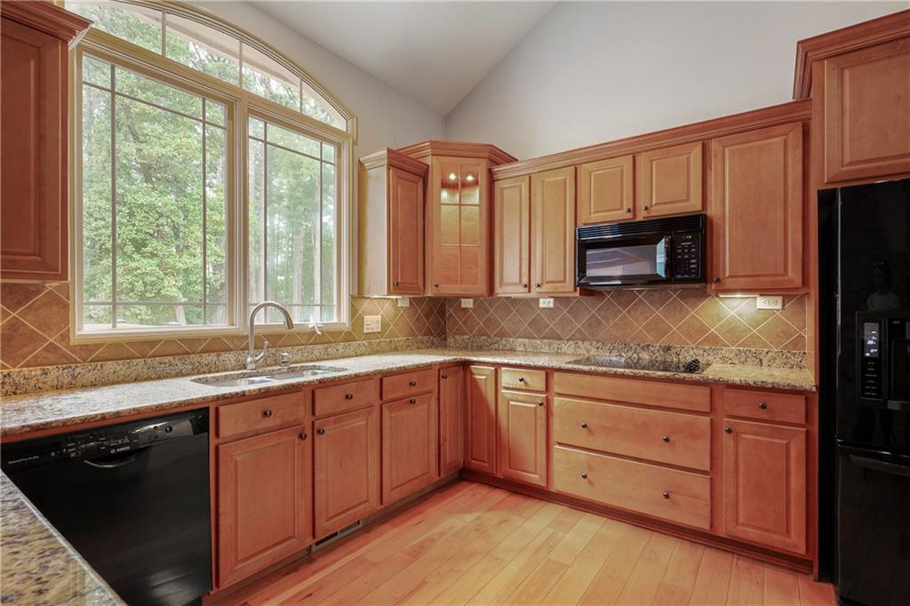 6090 Shadburn Ferry Road Buford, GA 30518 - Photo 10 of 39 Gallery Image 10
